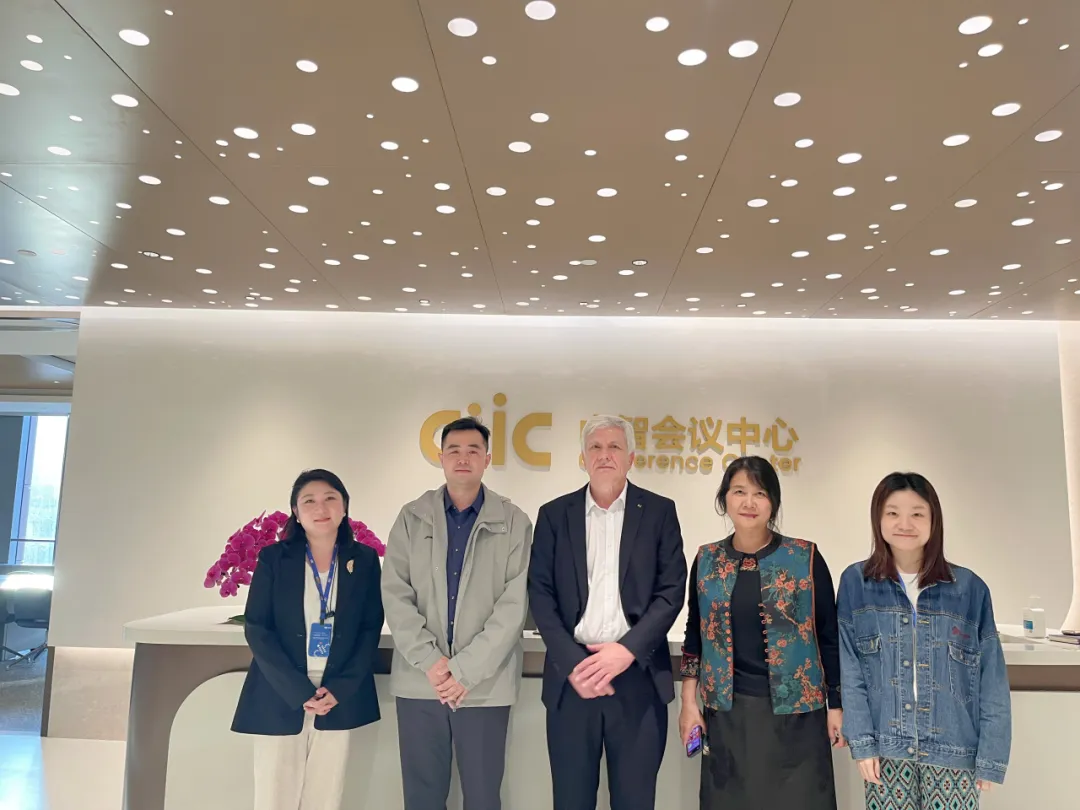 Han Caiyun, presidente de la Asociación Española de Promoción de la Cultura China de Canarias, y su delegación visitan la China Education International Training Shanghai Co., Ltd./西班牙加那利中国文化促进会韩彩云会长一行 到访中智集团中教国际教育培训上海有限公司