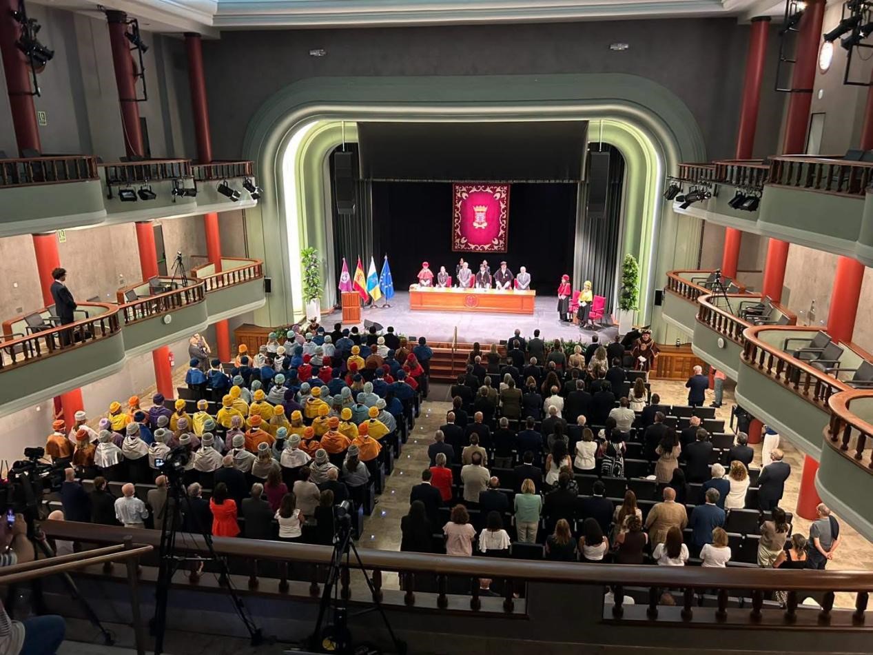 受邀出席拉拉古纳大学2026–2027学年开学典礼/Invitada a la ceremonia de apertura del curso académico 2026-2027 de la Universidad de La Laguna